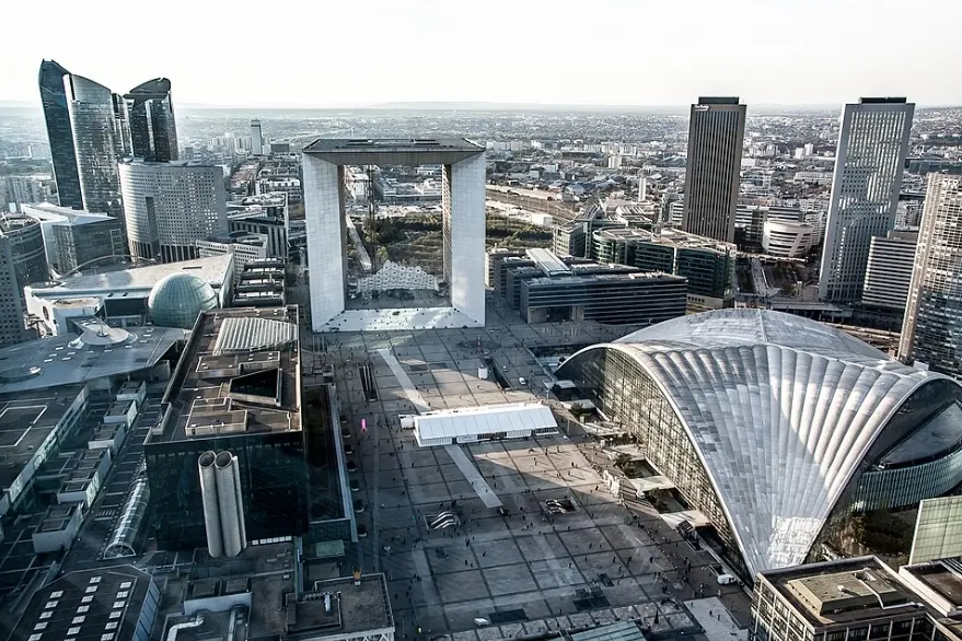 Vue du quartier d'affaires de La Défense, Hauts-de-Seine, zone d'intervention DS Serrurier