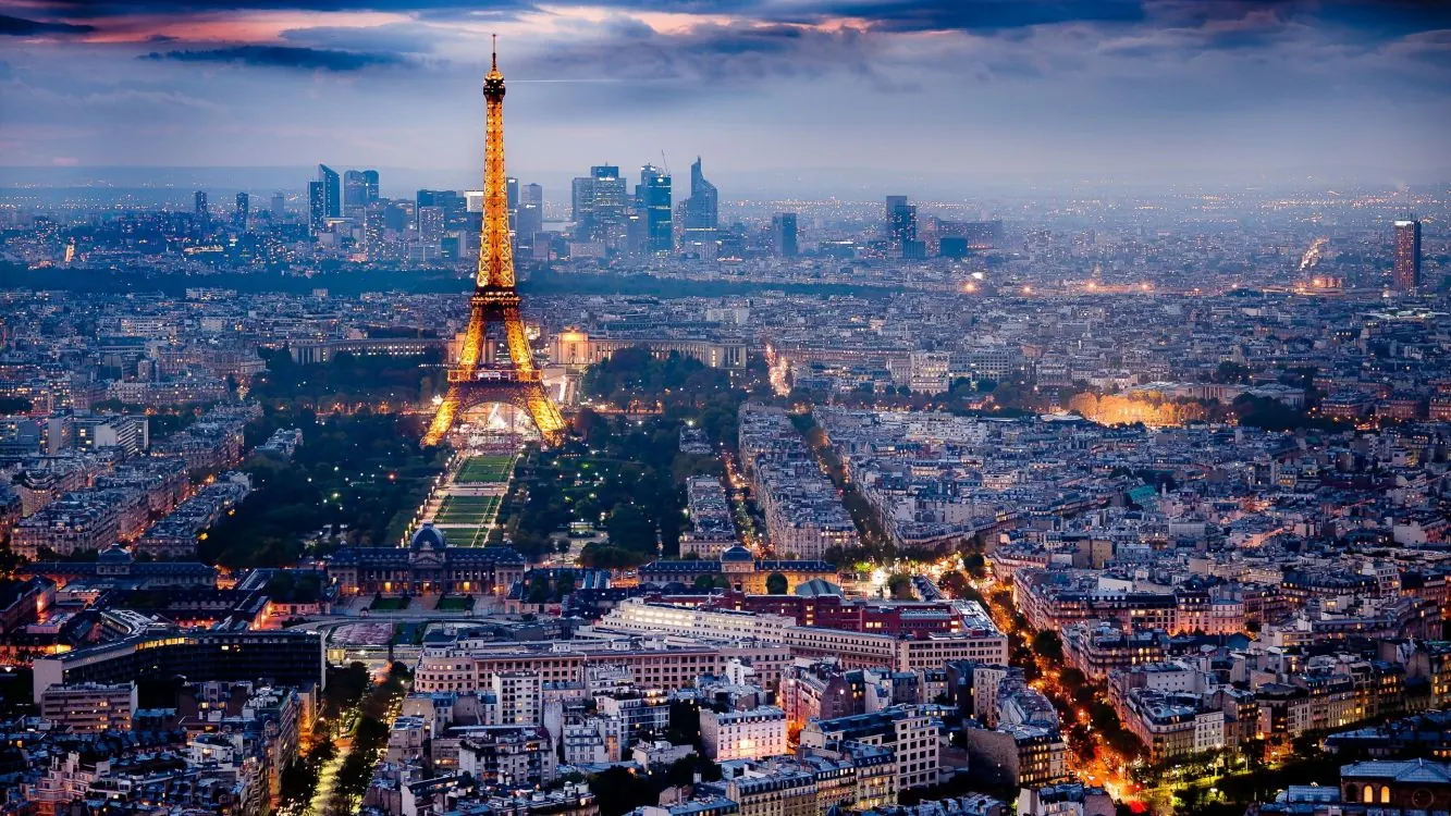 Vue de Paris avec la tour Eiffel, zone d'intervention DS Serrurier